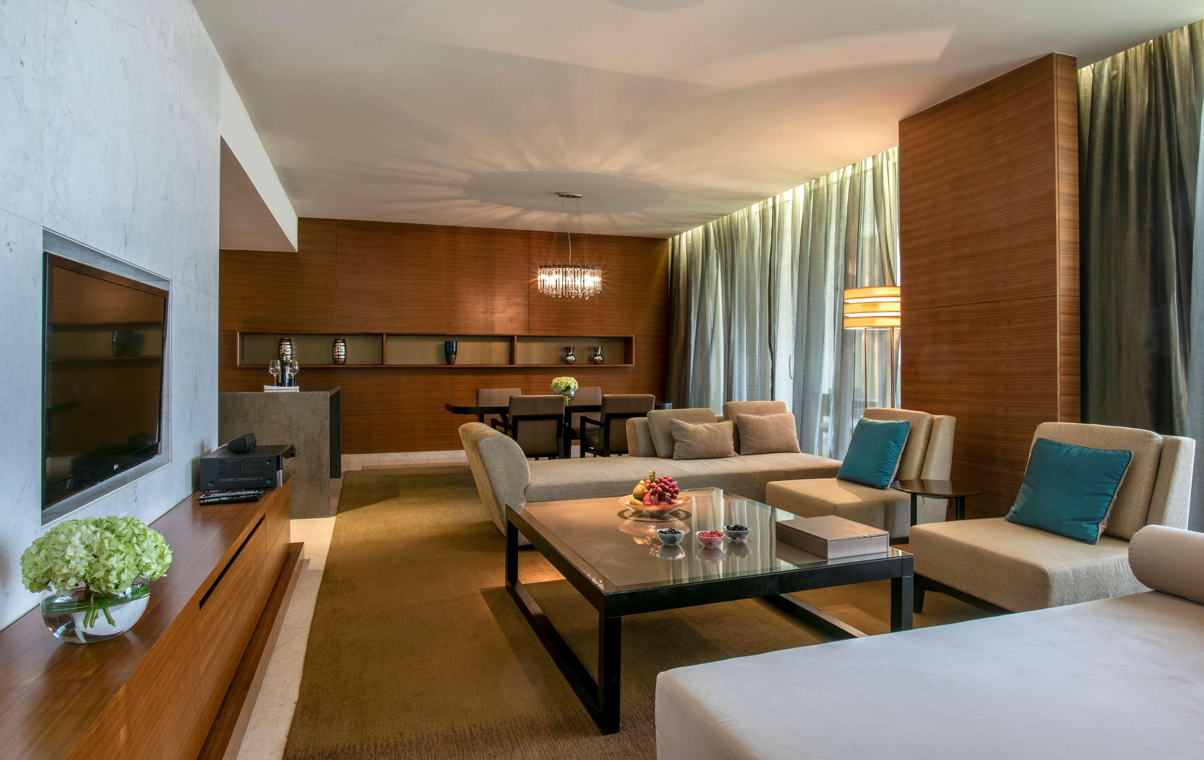 Park hyatt abu dhabi hotel. Хаят в Абу Даби. Park Hyatt Abu Dhabi 5*. ОАЭ Park Hyatt Abu Dhabi Hotel & Villas 5*. Park Hyatt Abu Dhabi Family Room.